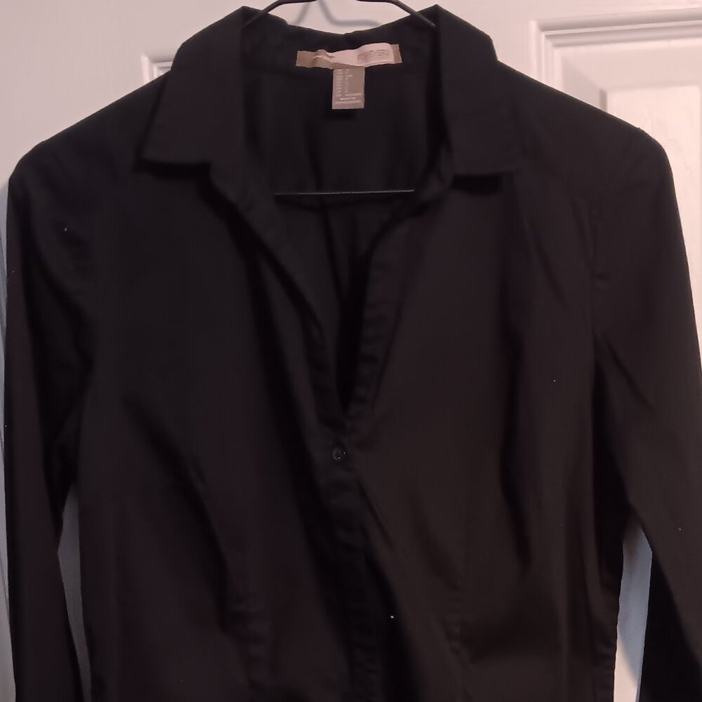 Black button-up shirt (Forever 21)